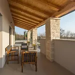 Harmony فيلة Radetići