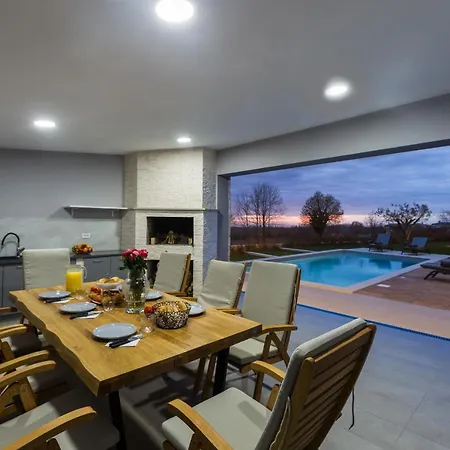 Harmony فيلة Radetići